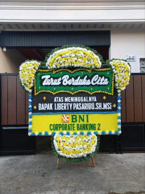 Papan Bunga Duka di Lubang Panjang