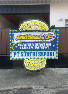 Papan Bunga Duka di Lubang Panjang