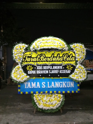 Papan Bunga Duka di Lubang Panjang