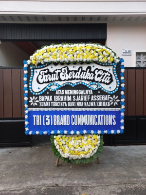 Papan Bunga Duka di Lubang Panjang